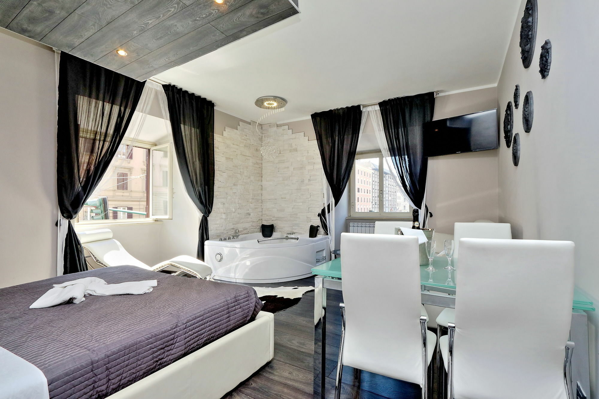 Paradise 3* Rom